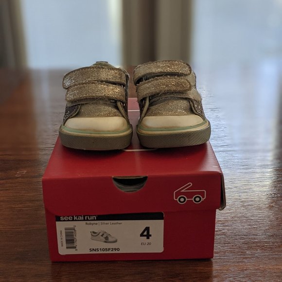 See Kai Run Robyne Sneakers - Size 4 - Picture 2 of 6